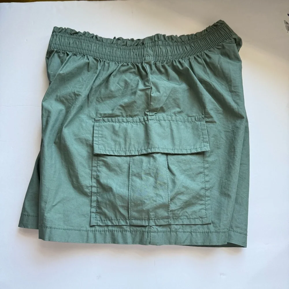 GAP Kids Dark Forest Green Cargo Shorts Size 12 -XL Unisex Outdoor Active Casual